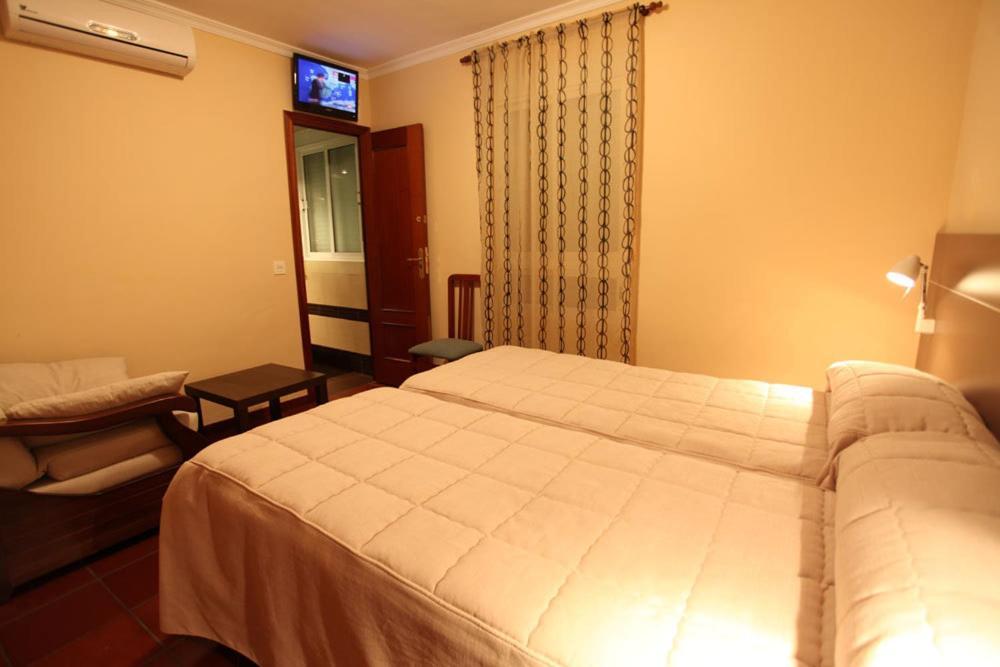 Hostal Zurbaran Llerena Extérieur photo