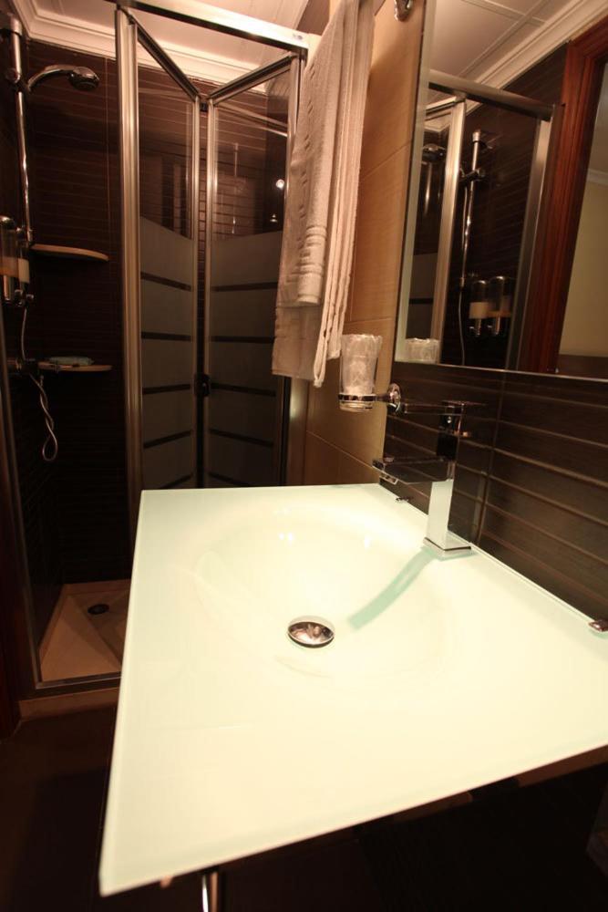 Hostal Zurbaran Llerena Extérieur photo